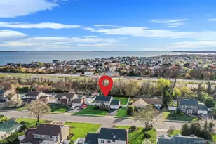 128 Pace Dr S, West Islip, NY 11795 - Photo 39
