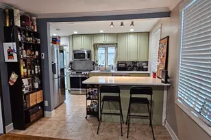 18 Robert St, Freeport, NY 11520 - Photo 5