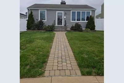 18 Robert Street, Freeport, NY 11520 - Photo 1
