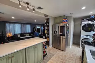 18 Robert St, Freeport, NY 11520 - Photo 9