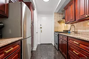 84-50 169th St, Jamaica, NY 11432 - Photo 3