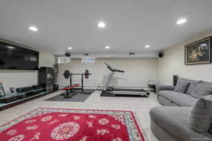 700 Sherwood St, Woodmere, NY 11581 - Photo 19