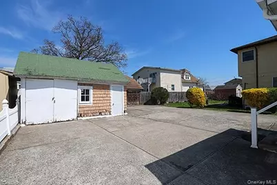 1424 Kiefer Avenue, Elmont, NY 11003 - Photo 5