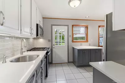 2 Selden Drive, East Northport, NY 11731 - Photo 7