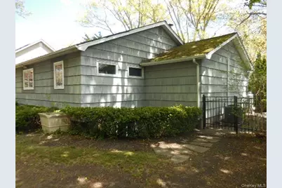 194 Phyllis Drive, Patchogue, NY 11772 - Photo 5