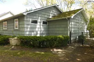 194 Phyllis Dr, Patchogue, NY 11772 - Photo 5