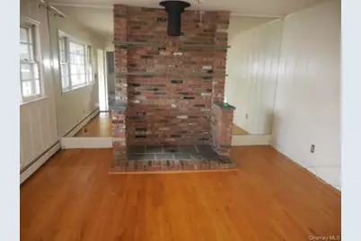 194 Phyllis Drive, Patchogue, NY 11772 - Photo 17
