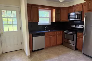 29 Butler St, Glen Cove, NY 11542 - Photo 7