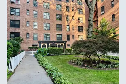 83-20 98th Street #5D, Woodhaven, NY 11421 - Photo 1