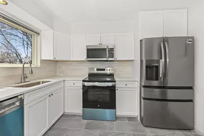 105 Coachlight Square, Montrose, NY 10548 - Photo 11