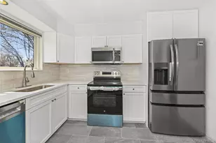 105 Coachlight Square, Montrose, NY 10548 - Photo 11