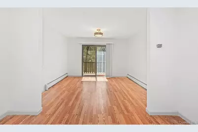 105 Coachlight Square, Montrose, NY 10548 - Photo 5