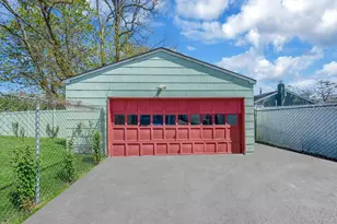 115 Irish Ln, East Islip, NY 11730 - Photo 17