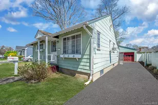 115 Irish Ln, East Islip, NY 11730 - Photo 15