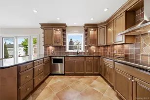 59 Park Ln, Massapequa, NY 11758 - Photo 15
