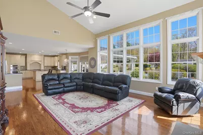 86 Sandy Pines Boulevard, Hopewell Junction, NY 12533 - Photo 9