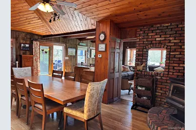 212 Matthews Road, Oakdale, NY 11769 - Photo 15