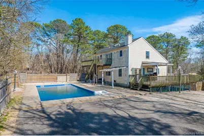 221 E Montauk Highway, Hampton Bays, NY 11946 - Photo 3