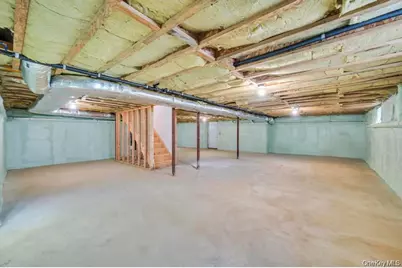 185 9th Street, Hicksville, NY 11801 - Photo 29