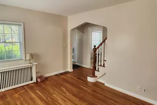 956 Cherry Ln, Floral Park, NY 11001 - Photo 11