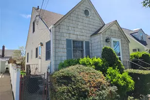 956 Cherry Ln, Floral Park, NY 11001 - Photo 5