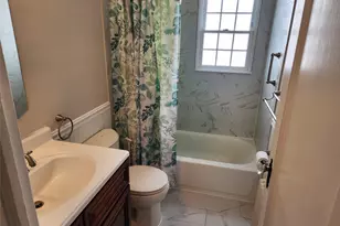 956 Cherry Ln, Floral Park, NY 11001 - Photo 7