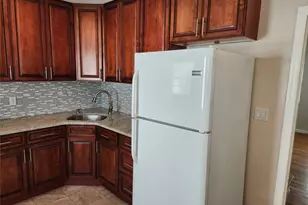 956 Cherry Ln, Floral Park, NY 11001 - Photo 13