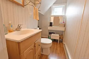 144 Division Ave, West Sayville, NY 11796 - Photo 9