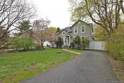 144 Division Avenue, West Sayville, NY 11796 - Photo 3