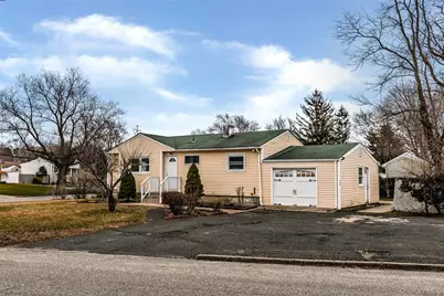2502 Race Avenue, Medford, NY 11763 - Photo 3