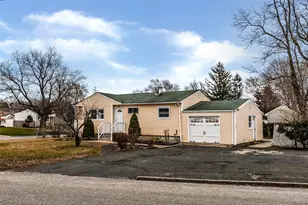 2502 Race Ave, Medford, NY 11763 - Photo 3