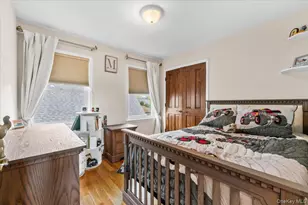 174-28 Pidgeon Meadow Rd, Fresh Meadows, NY 11365 - Photo 27