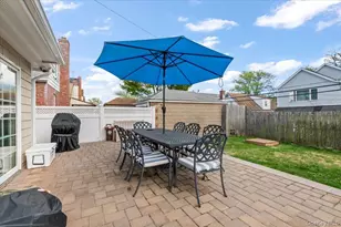 174-28 Pidgeon Meadow Rd, Fresh Meadows, NY 11365 - Photo 33