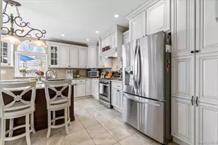 174-28 Pidgeon Meadow Rd, Fresh Meadows, NY 11365 - Photo 11