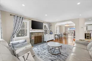 174-28 Pidgeon Meadow Rd, Fresh Meadows, NY 11365 - Photo 3