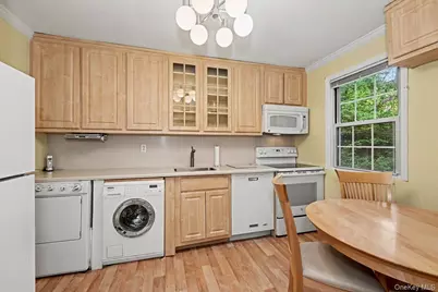 95 Georgia Avenue, Bronxville, NY 10708 - Photo 3
