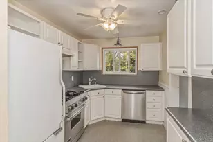 43-11 Westmoreland St, Little Neck, NY 11363 - Photo 9