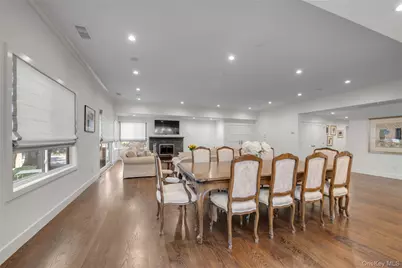 115 Eagles Crescent, Manhasset, NY 11030 - Photo 9