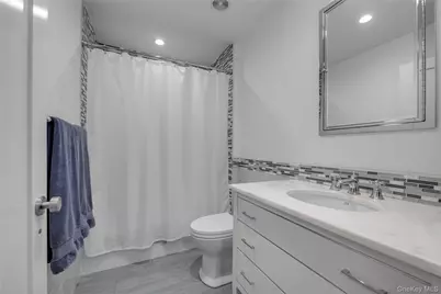 115 Eagles Crescent, Manhasset, NY 11030 - Photo 25