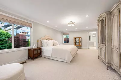 115 Eagles Crescent, Manhasset, NY 11030 - Photo 15