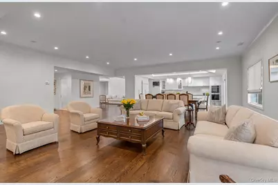 115 Eagles Crescent, Manhasset, NY 11030 - Photo 5