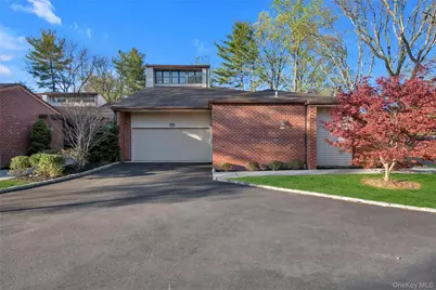 115 Eagles Crescent, Manhasset, NY 11030 - Photo 1