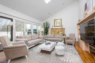 25 Princeton Dr, Syosset, NY 11791 - Photo 3