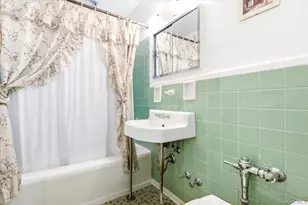 110-50 71st Rd, Forest Hills, NY 11375 - Photo 17