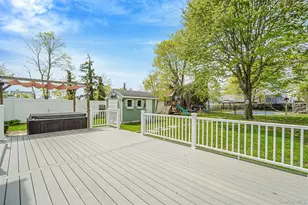 74 Maple Ave, Patchogue, NY 11772 - Photo 37