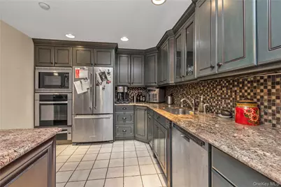 76 Parkview Drive, Searingtown, NY 11507 - Photo 7