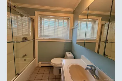 95 Graywood Road #2nd Fl, Port Washington, NY 11050 - Photo 9