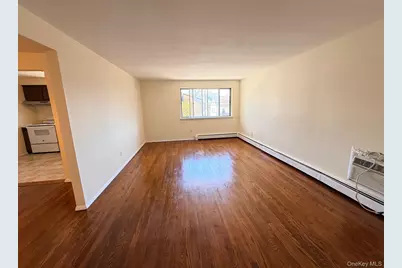 95 Graywood Road #2nd Fl, Port Washington, NY 11050 - Photo 7