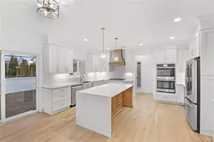 12 Patience Ln, Westbury, NY 11590 - Photo 17