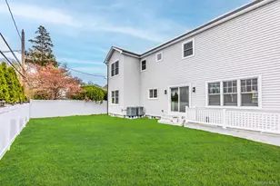 12 Patience Ln, Westbury, NY 11590 - Photo 45
